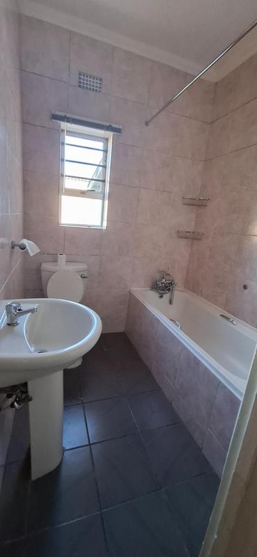 To Let 2 Bedroom Property for Rent in Ruyterwacht Western Cape